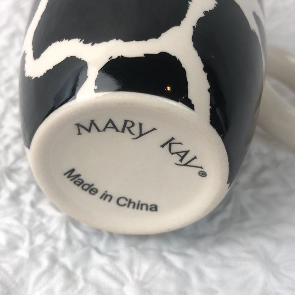 Mary Kay animal print mug - Picture 4 of 4